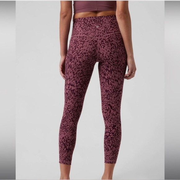 Athleta Salutation Stash Pocket II Printed 7/8 Tight - Picture 2 of 4